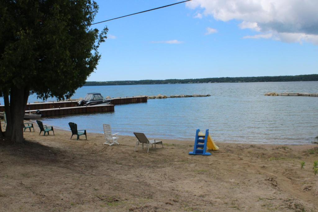 Bayshore Cottages photo 3