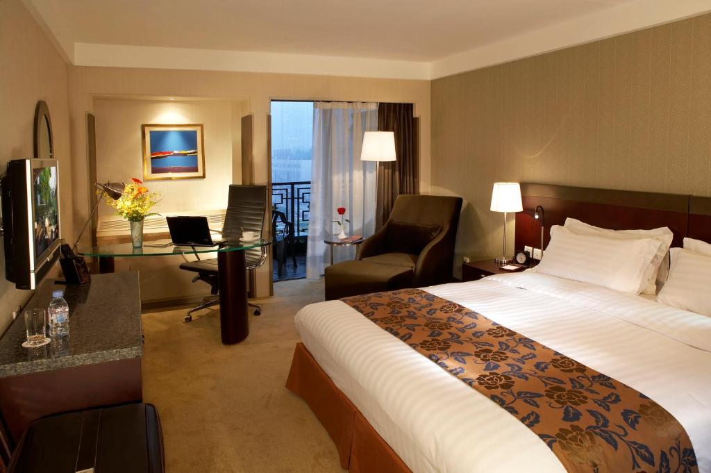 Двухместный (Стандартный номер с кроватью размера «king-size»), Jianguo Hotel