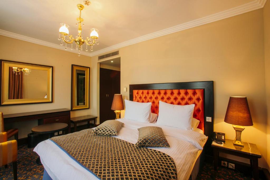 Hotel Intourist Palace Batumi photo 3