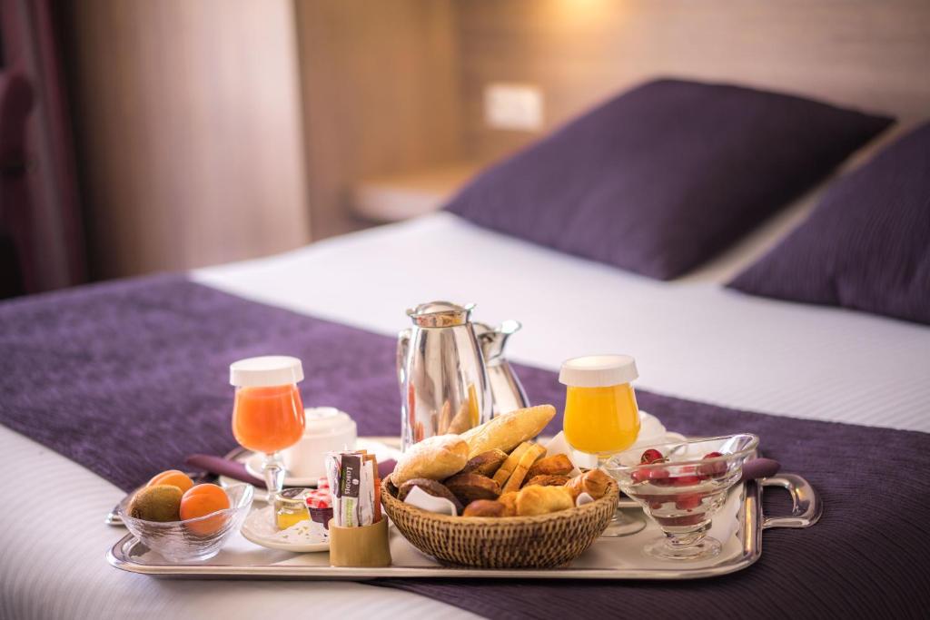 Best Western Plus Hotel La Marina - Tap to explore photos