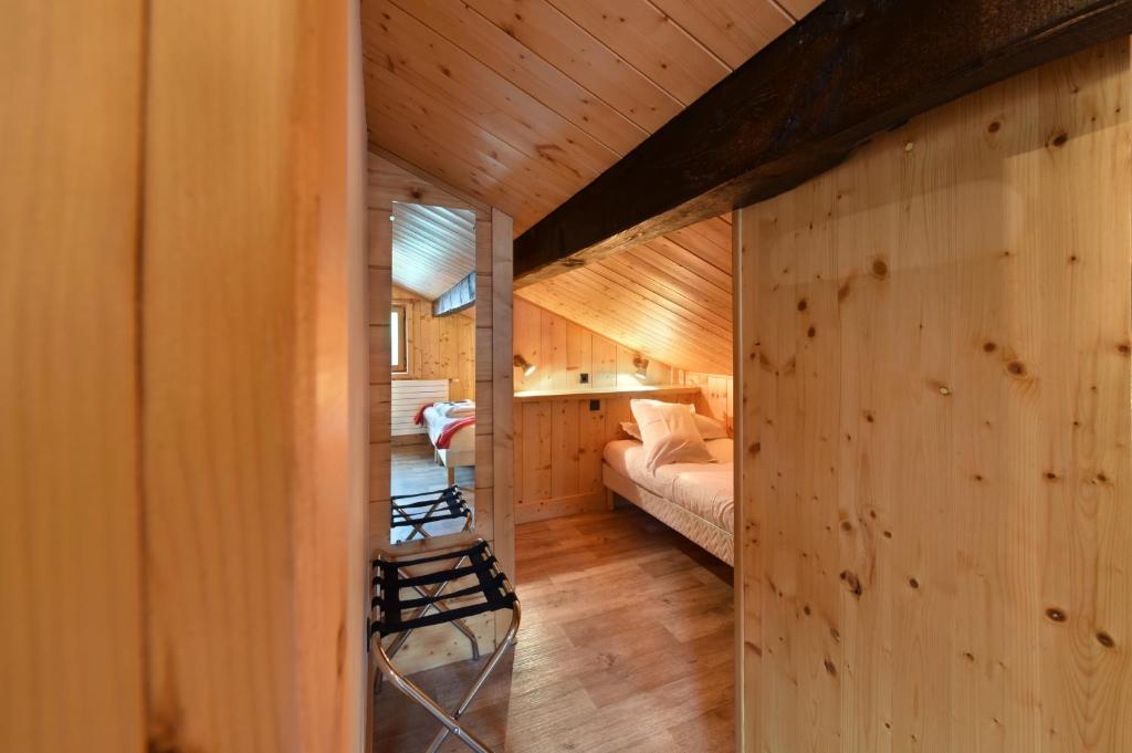Loc Hotel Alpen Sports - Tap to explore photos