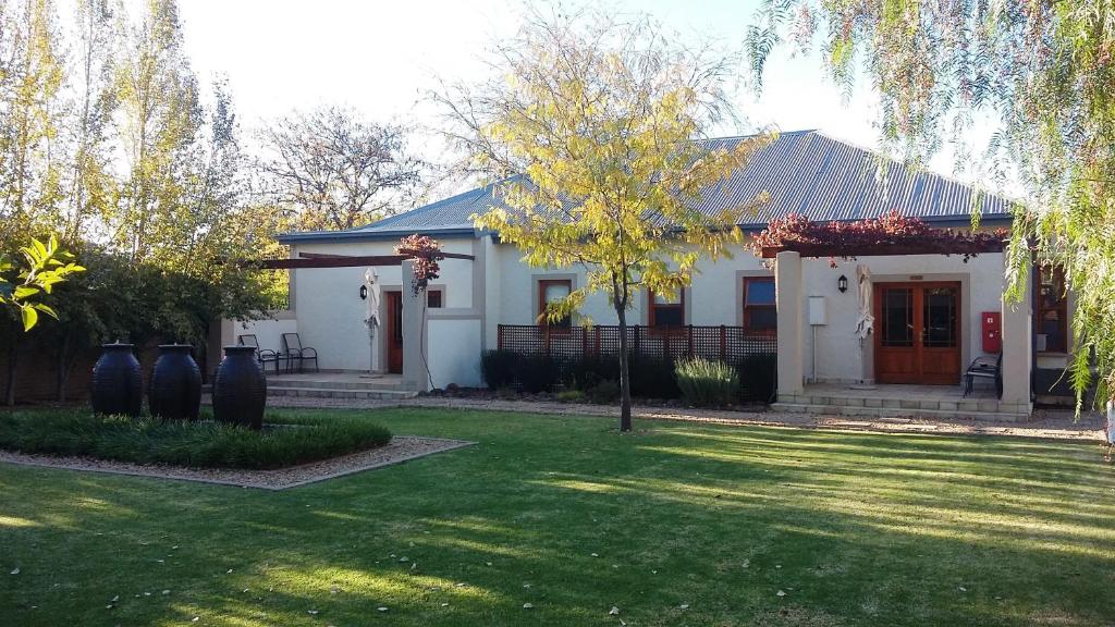 Honeylocust Guesthouse photo 4