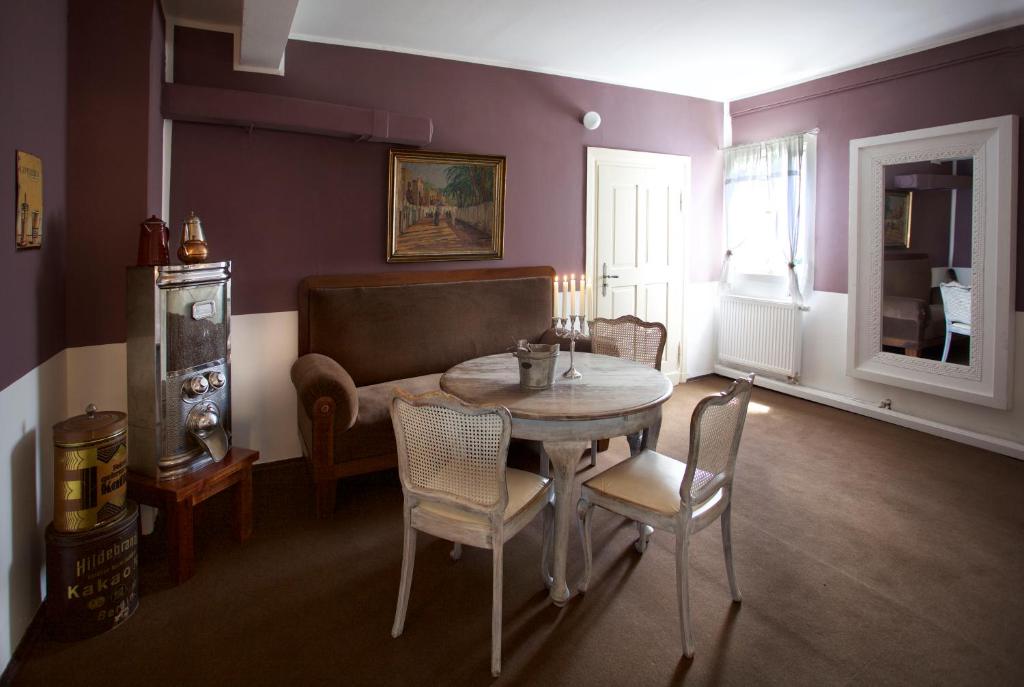 Goldberghaus Mauve photo 3
