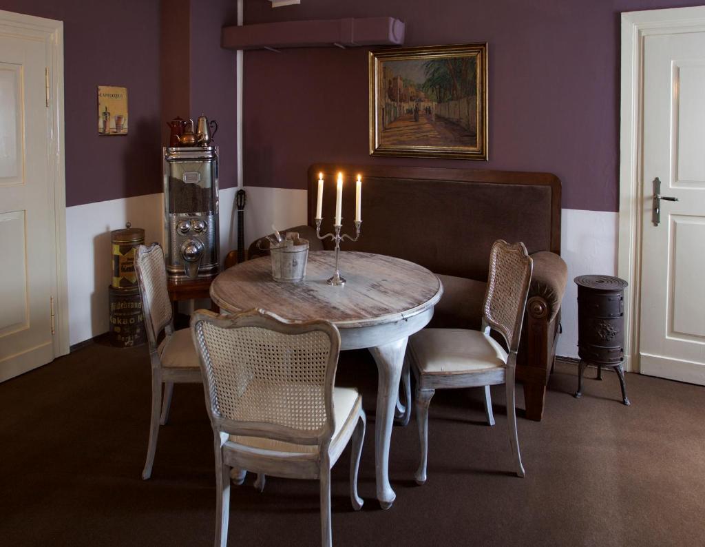 Goldberghaus Mauve photo 2