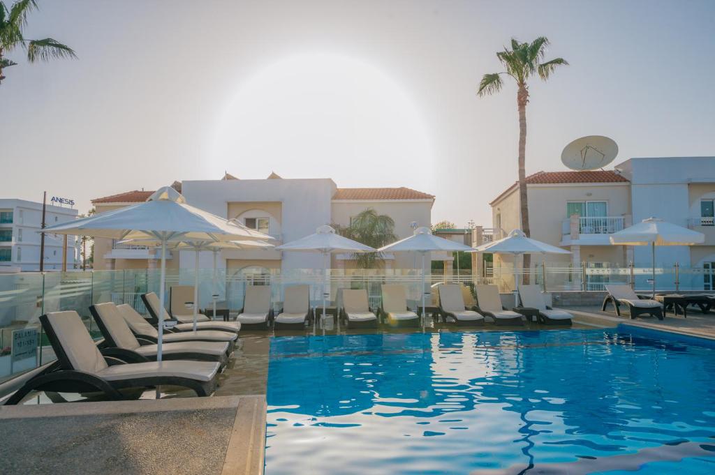 New Famagusta Hotel & Suites photo 1