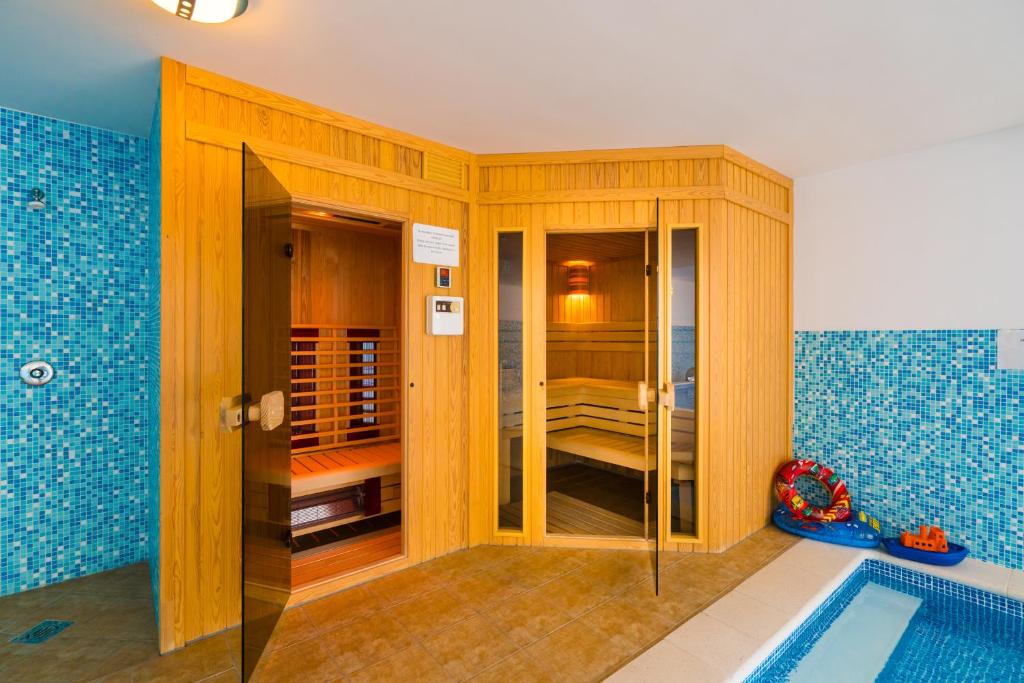 Balaton Colors Beach Hotel - Tap to explore photos
