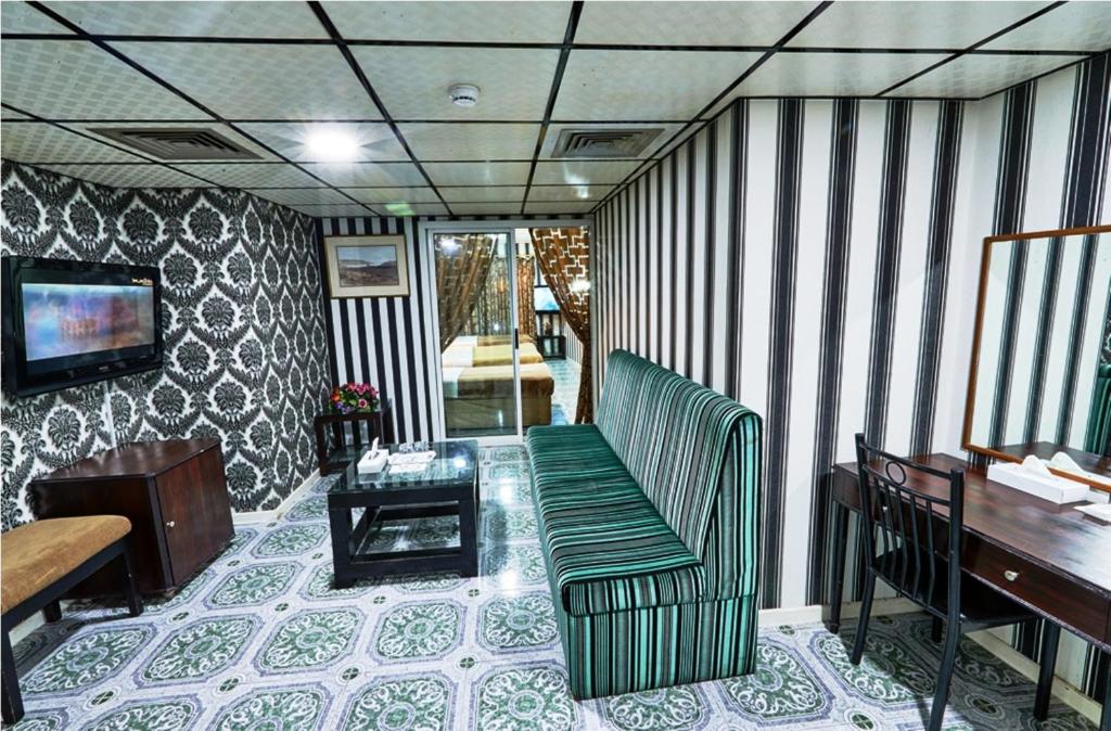 Сьюит (Четырехместный номер), Отель West Hotel
