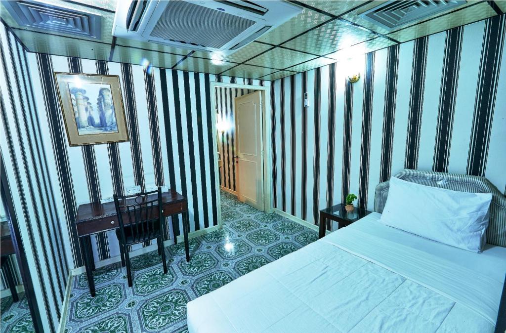 Сьюит (Трехместный номер), Отель West Hotel