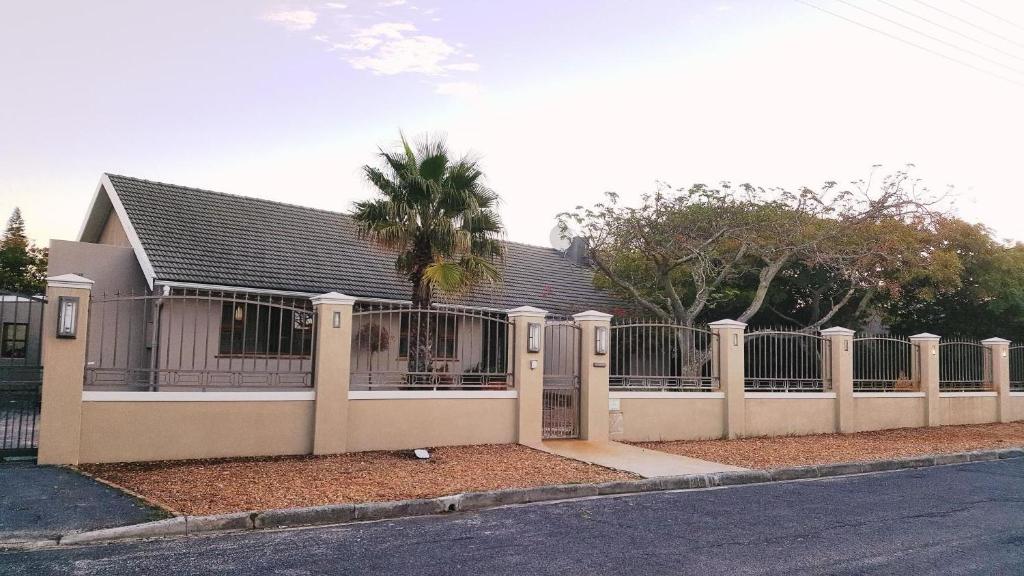 7 on Disa Self-catering Accommodation photo 1