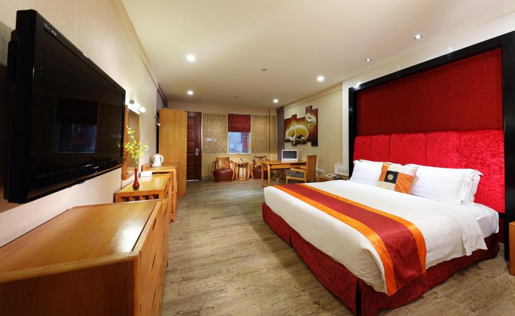Двухместный (Номер бизнес-класса с кроватью размера «king-size»), Guangzhou The Royal Garden Hotel