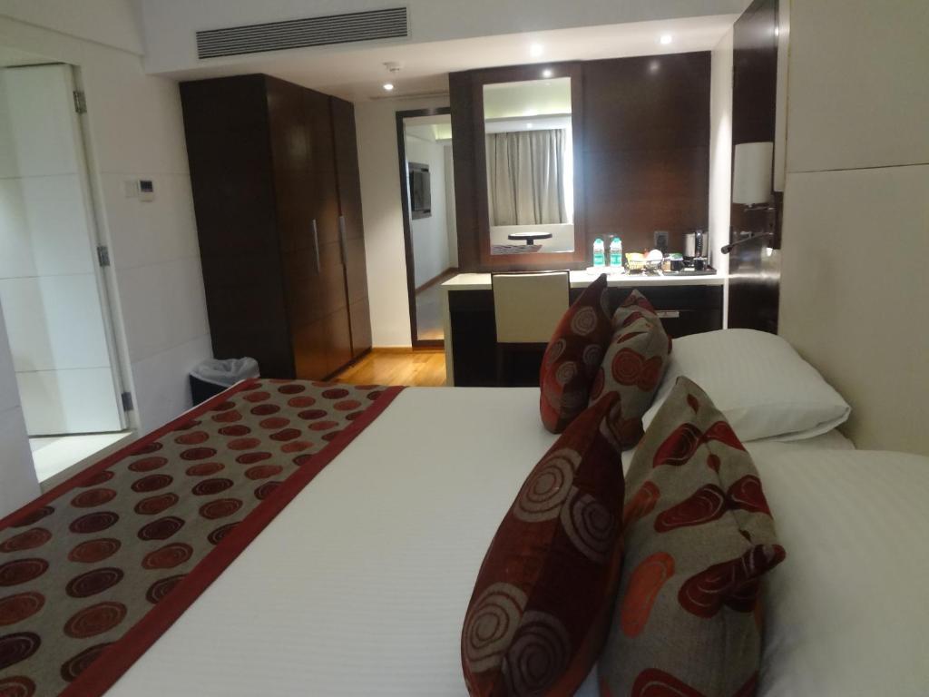 Сьюит (Полулюкс), Ramee Guestline Hotel Juhu