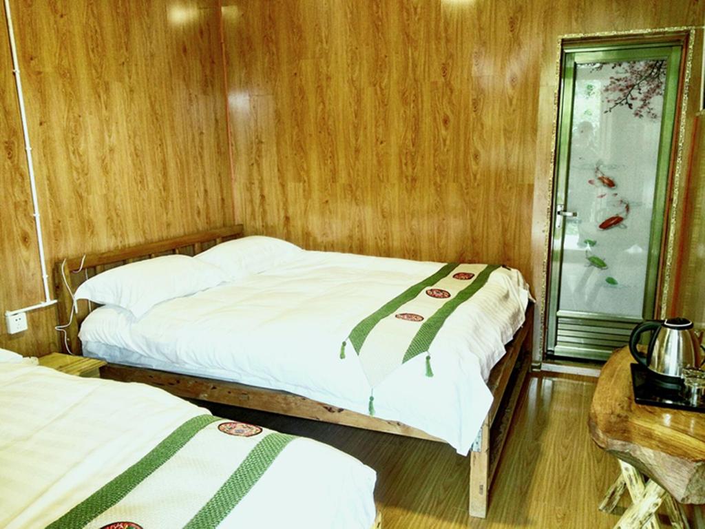 Семейный (Cемейный номер с собственной ванной комнатой), Walnut Garden Youth Hostel