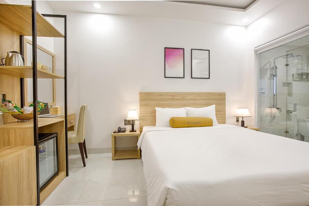 Двухместный (Стандартный номер с кроватью размера «king-size»), Continent Hotel Da Nang