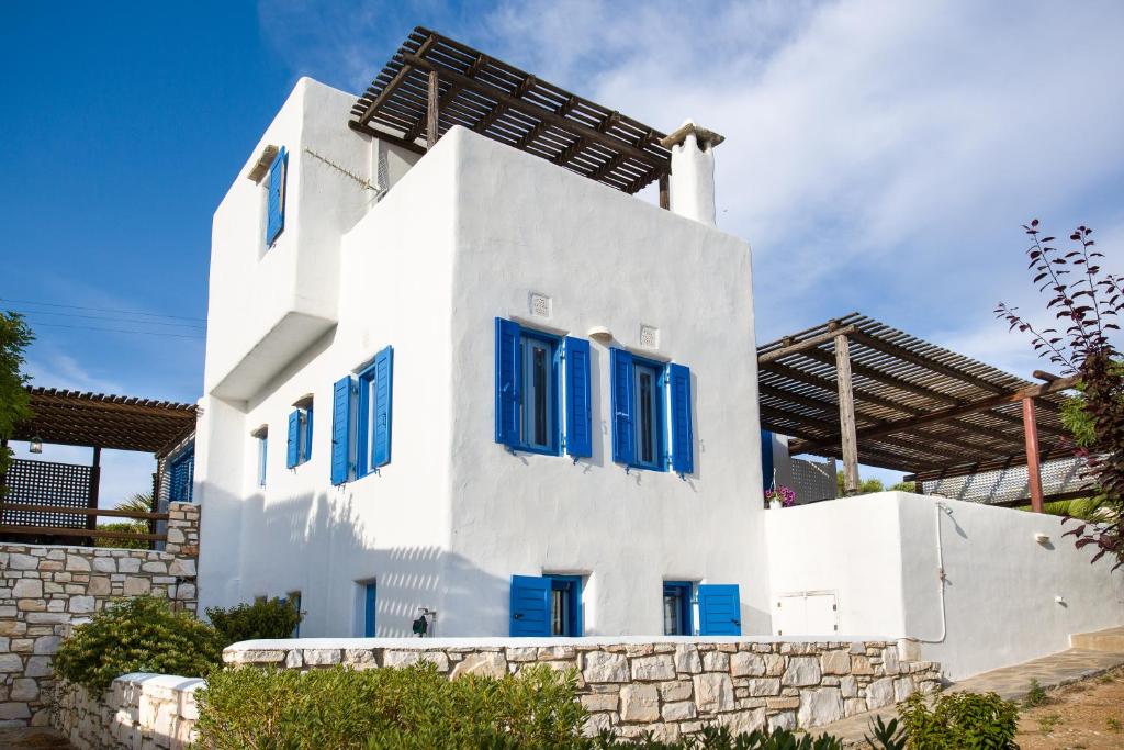Villa Yviskos Traditional Home