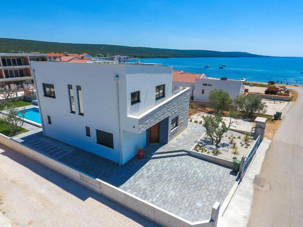 Villa Olea with heated pool and jacuzzi photo 3