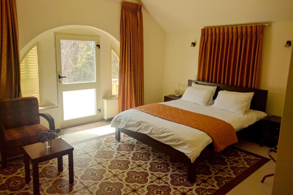 Alhambra Palace Hotel Suites - Ramallah photo 1