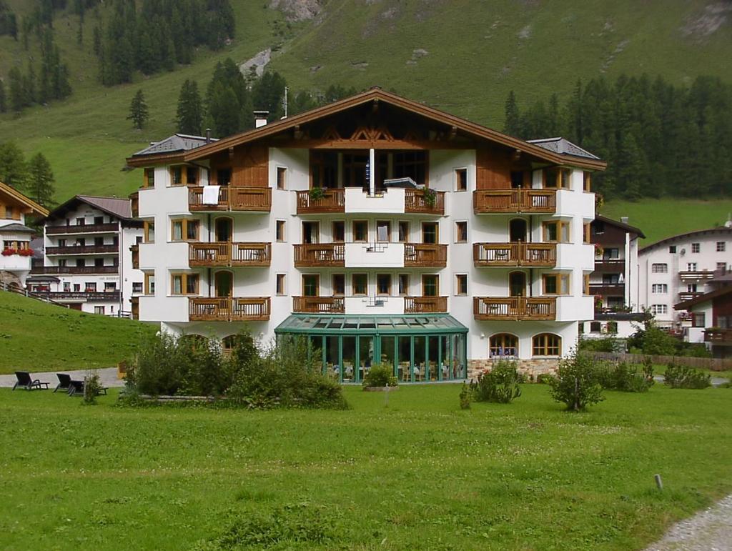 Hotel Garni Chasa Nova photo 3