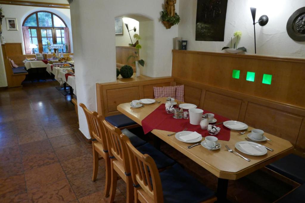 Bayerischer Hof photo 3