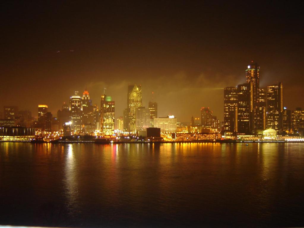 Holiday Inn Express Windsor Waterfront, an IHG Hotel photo 1