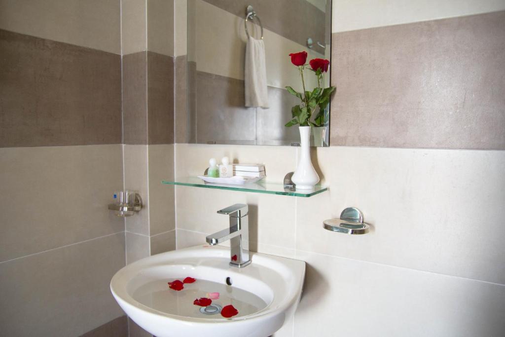 Двухместный (Двухместный номер Делюкс с 1 кроватью и балконом), Poetic Hue Hotel