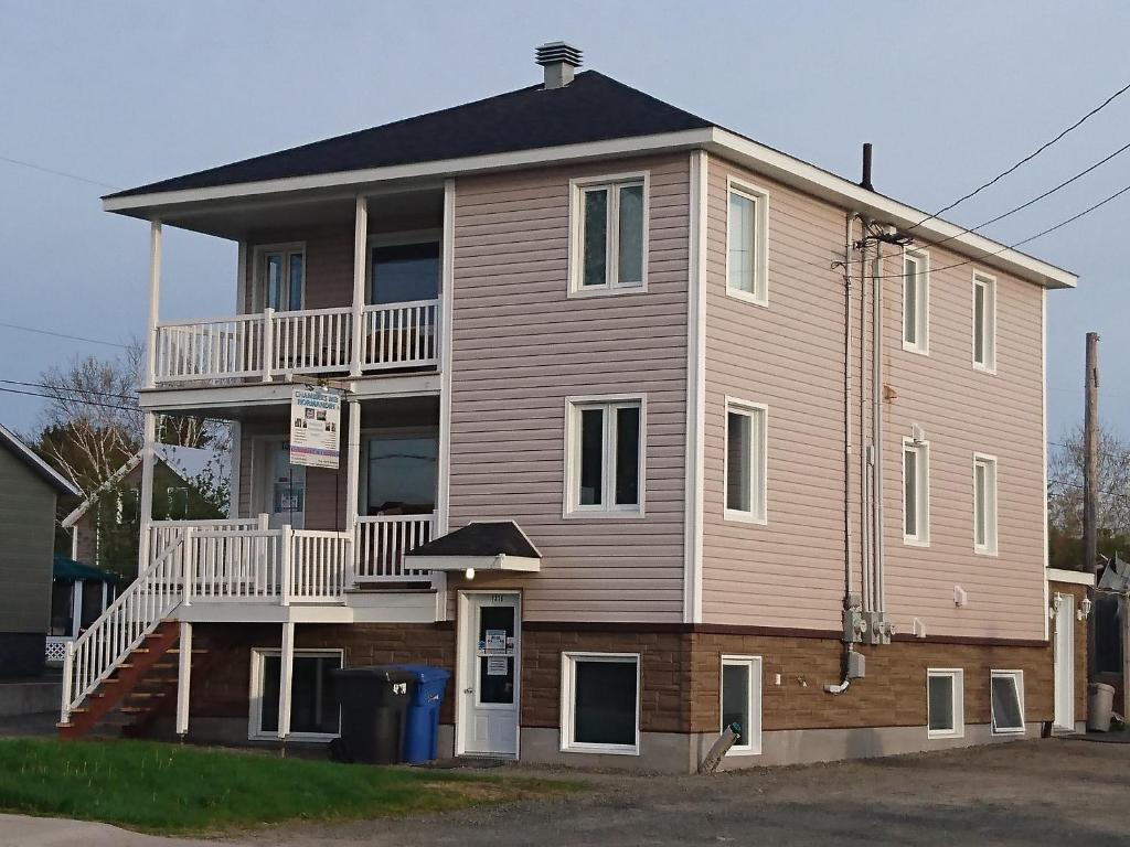 Chambres MB Normandin (Lac St -Jean) photo 3