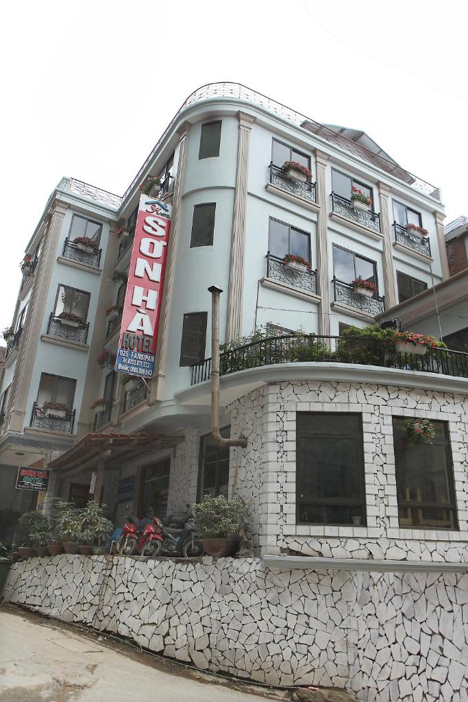 Khách sạn Sơn Hà
