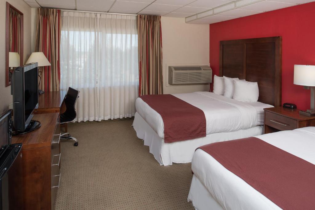 Ramada by Wyndham Downtown Spokane photo 4