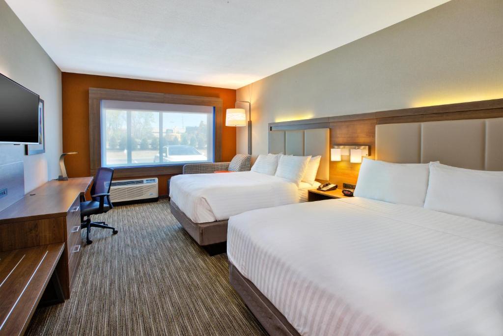 Holiday Inn Express & Suites New Castle, an IHG Hotel photo 2