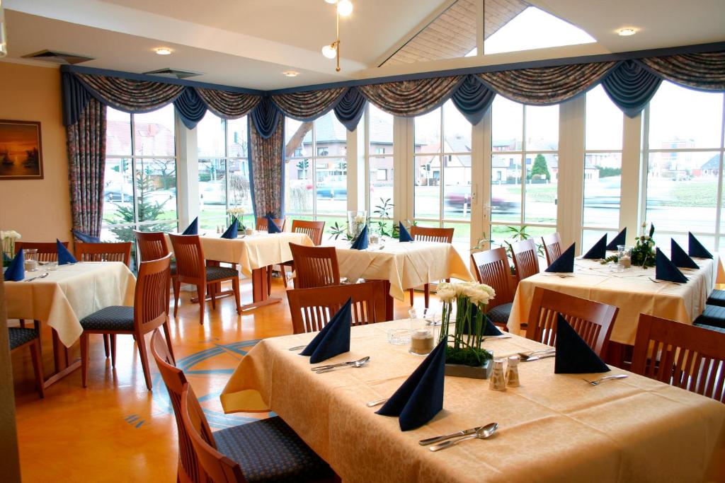 Land-gut-Hotel Restaurant Kreuz Meyer photo 1