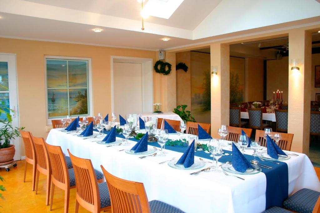 Land-gut-Hotel Restaurant Kreuz Meyer photo 3