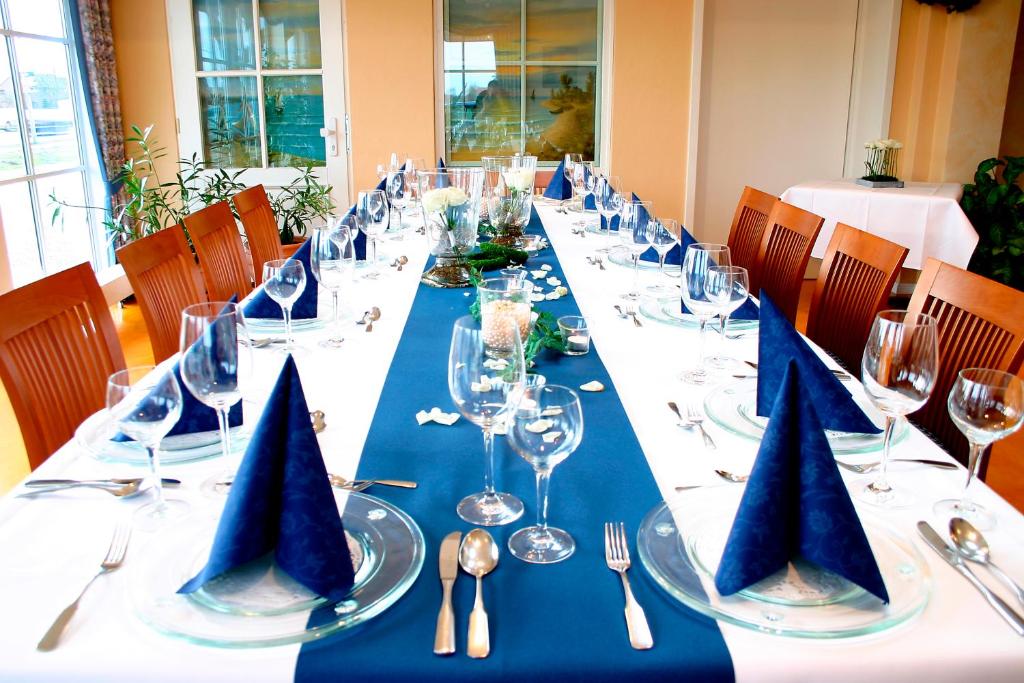 Land-gut-Hotel Restaurant Kreuz Meyer photo 4
