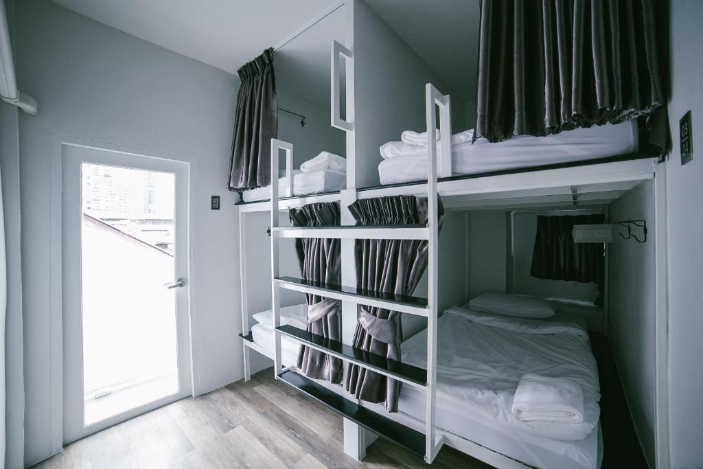 Номер (Кровать в общем 4-местном номере для мужчин и женщин), Diff Hostel