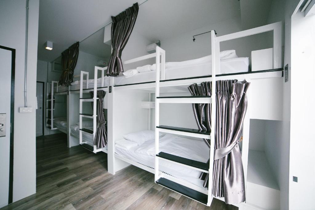Номер (Кровать в общем 6-местном номере для мужчин и женщин), Diff Hostel