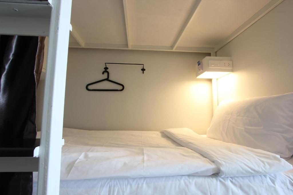 Номер (Кровать в общем 6-местном номере для мужчин и женщин), Diff Hostel