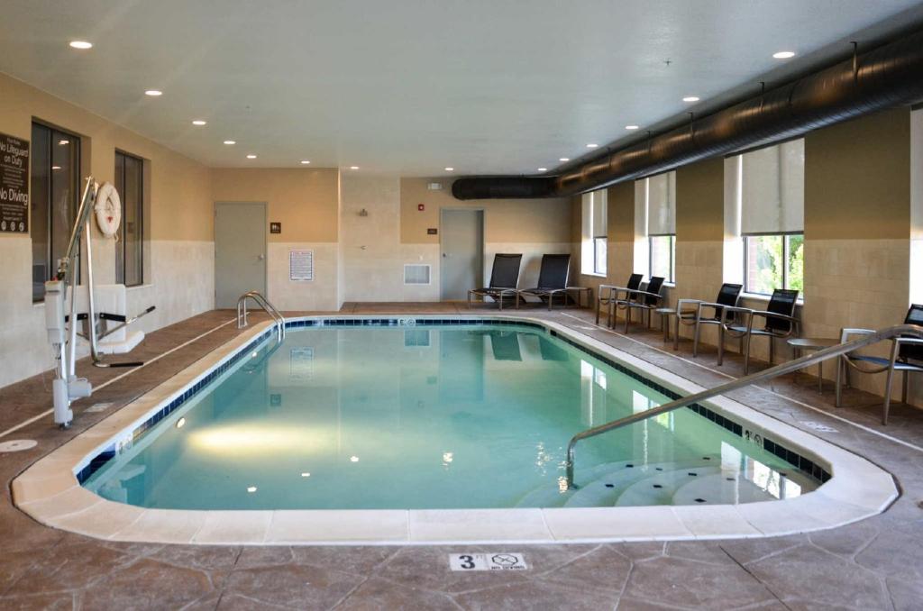 Comfort Suites Florence - Cincinnati South image