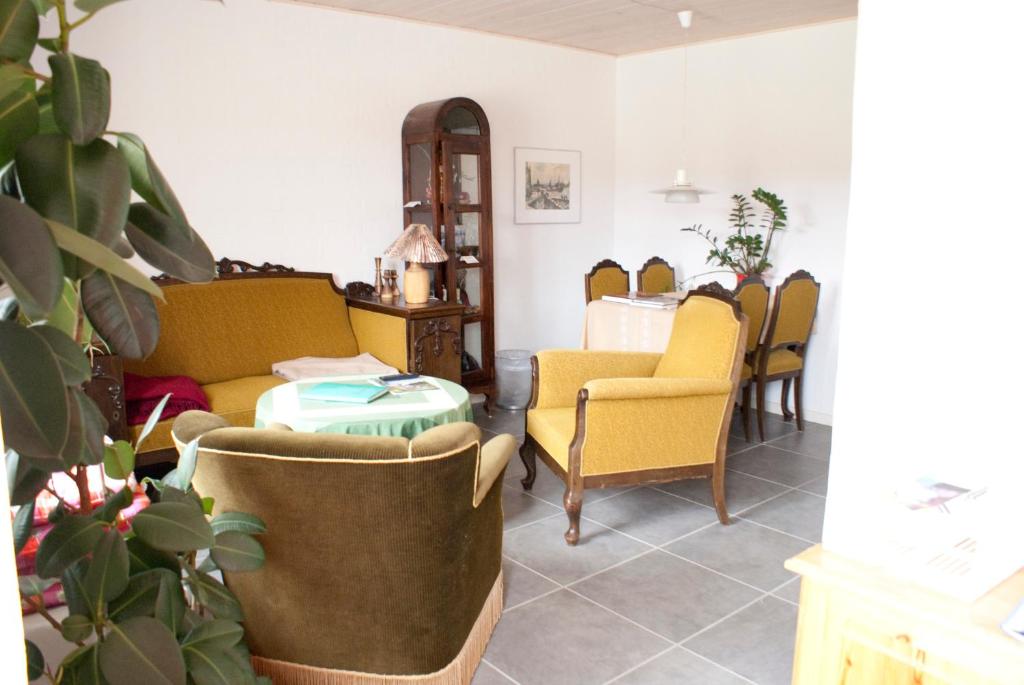Holtegaard Bed & Breakfast - Tap to explore photos