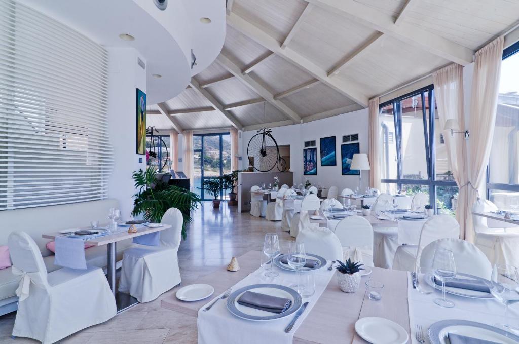 Hotel Riviera dei Fiori photo 1