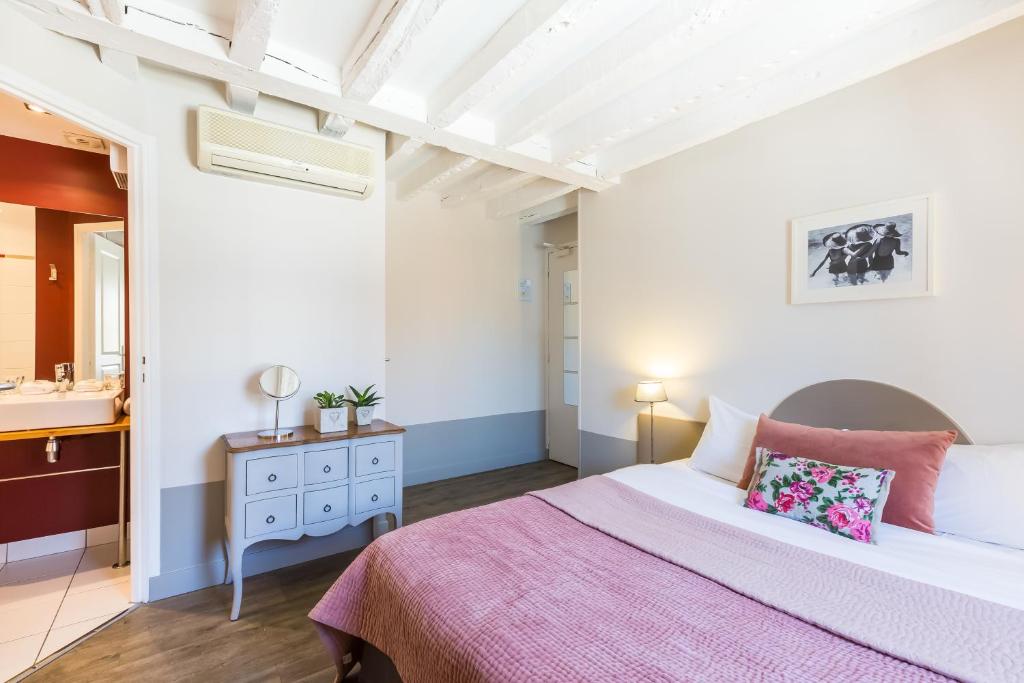 Двухместный (Двухместный номер Делюкс с 1 кроватью и ванной), Hôtel L'Adresse