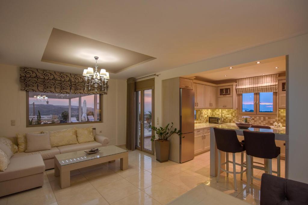 Golden Sky Villa photo 2