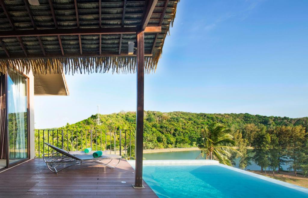 Вилла (Вилла «Гранд» с видом на бассейн), Курортный отель Sunsuri Phuket