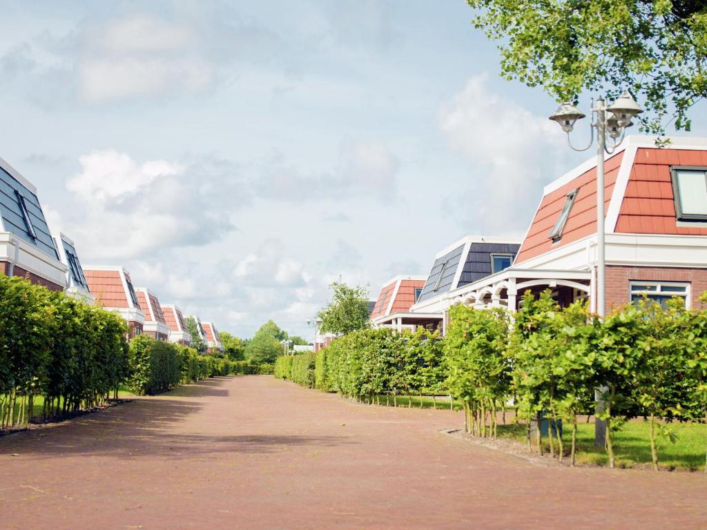 Comfortable holiday home with a porch at 1.3 km from the sea photo 1