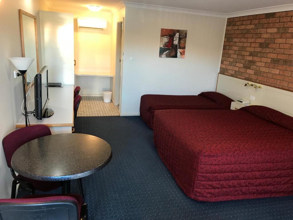 Orange Motor Lodge photo 4