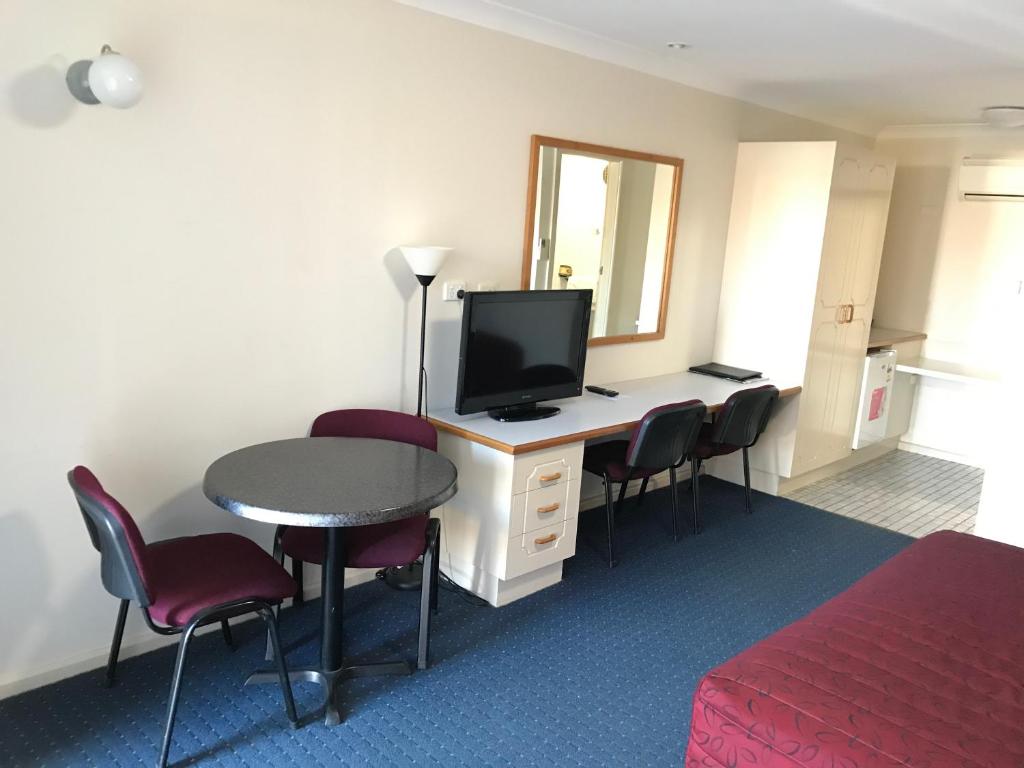 Orange Motor Lodge photo 3