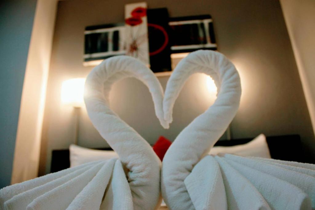 Двухместный (Улучшенный двухместный номер с 1 кроватью), Allya Patong Hotel