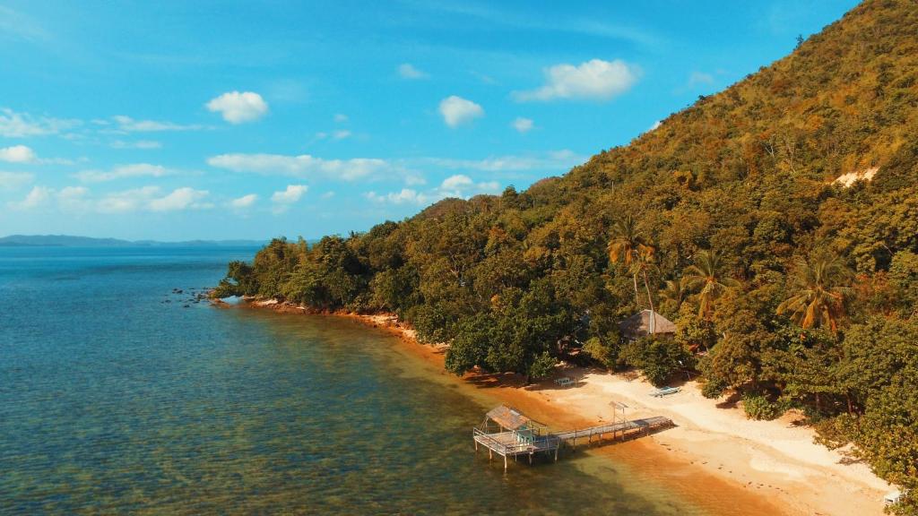 Alam Indah Busuanga Beach and Villas photo 3