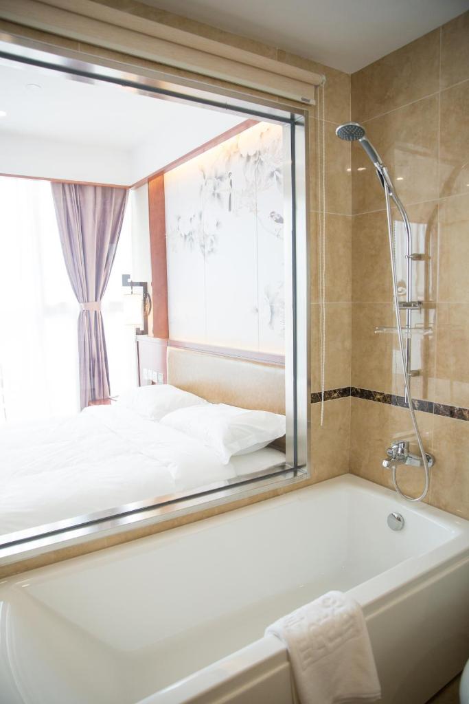 Двухместный (Chinese Mainland Citizen Only-Traditional Double Room), Qian Men Inn