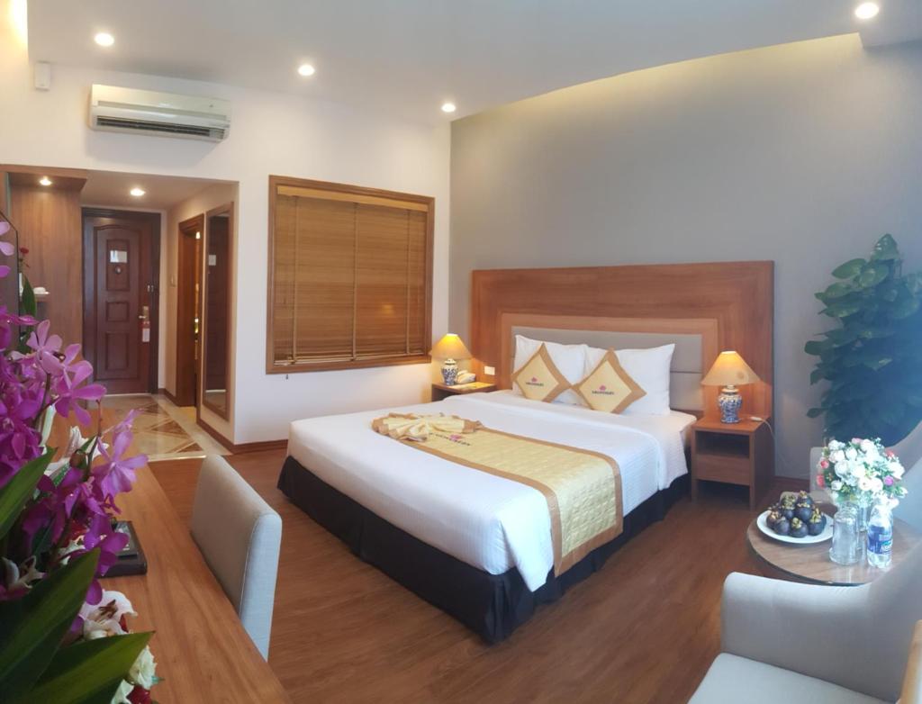 Двухместный (Двухместный номер Делюкс с 1 кроватью), Saigon Kim Lien Hotel