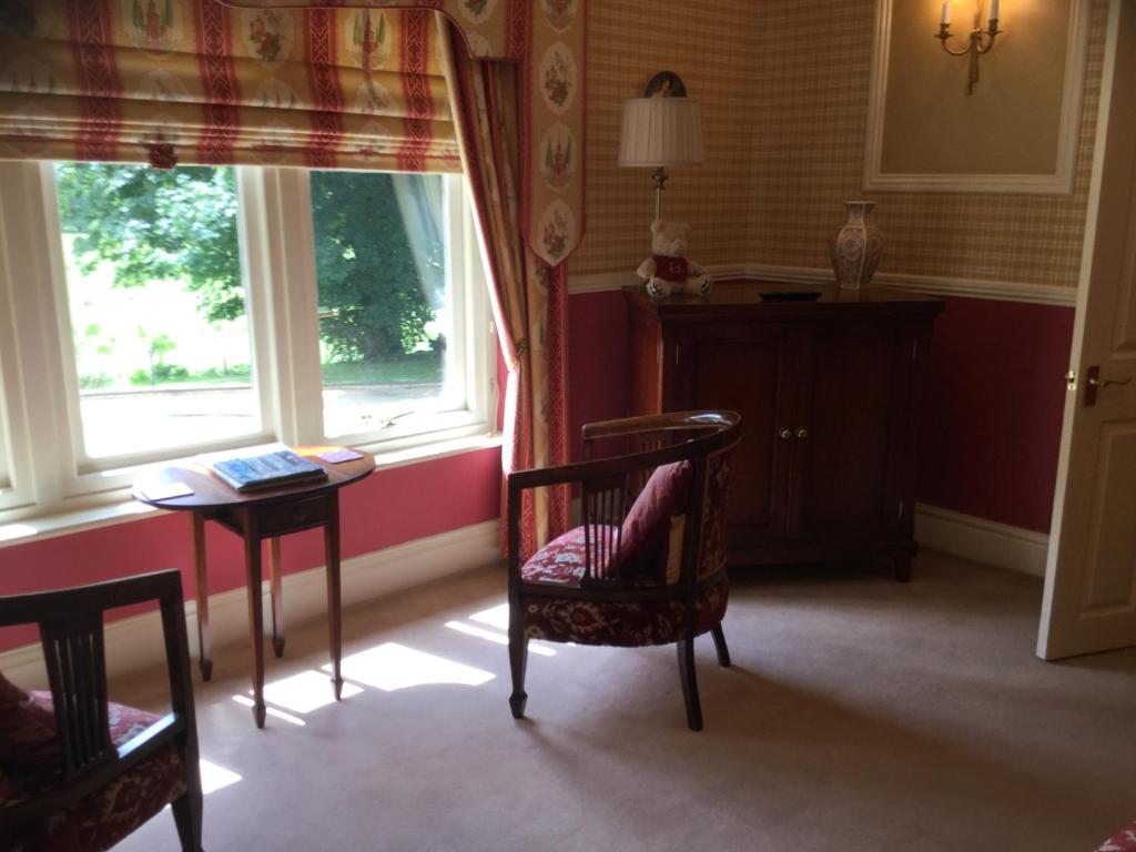 Plas Y Dderwen Bed and Breakfast - Tap to explore photos