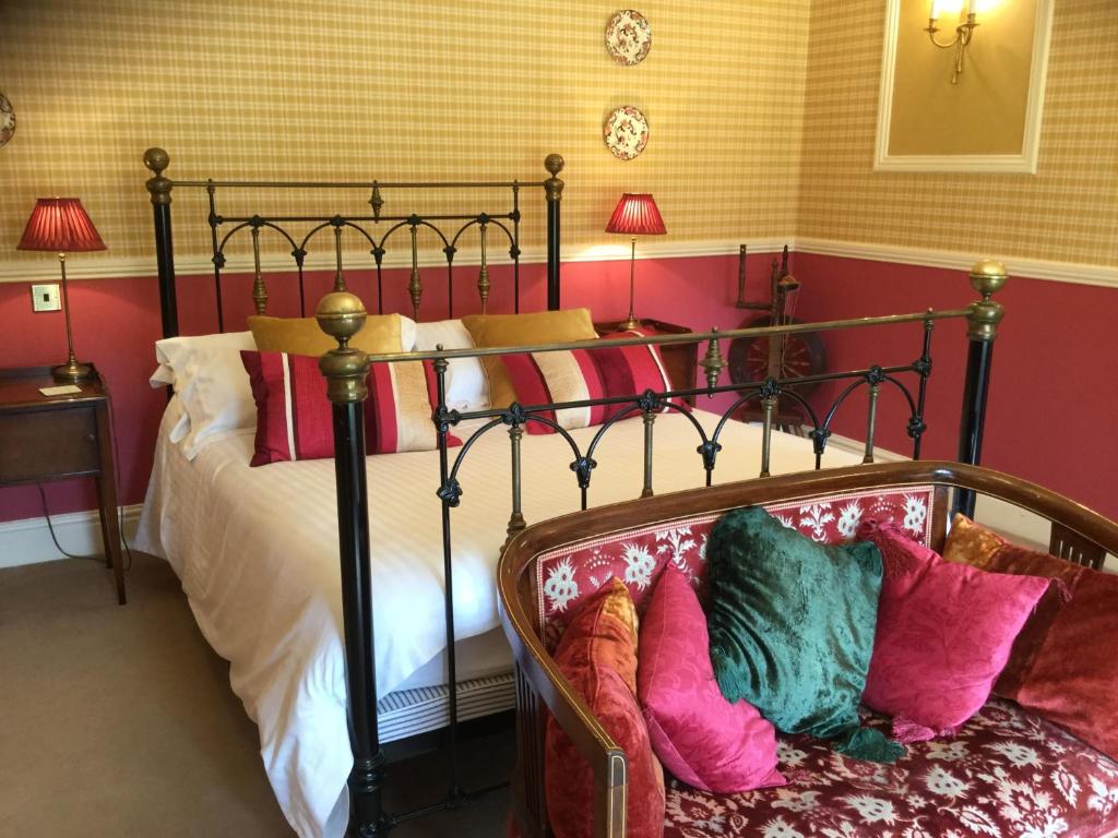 Plas Y Dderwen Bed and Breakfast - Tap to explore photos