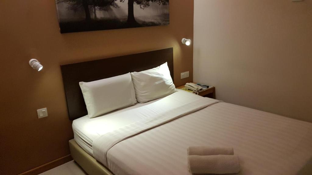Двухместный (Улучшенный двухместный номер с 1 кроватью и без окон), Hotel Asia